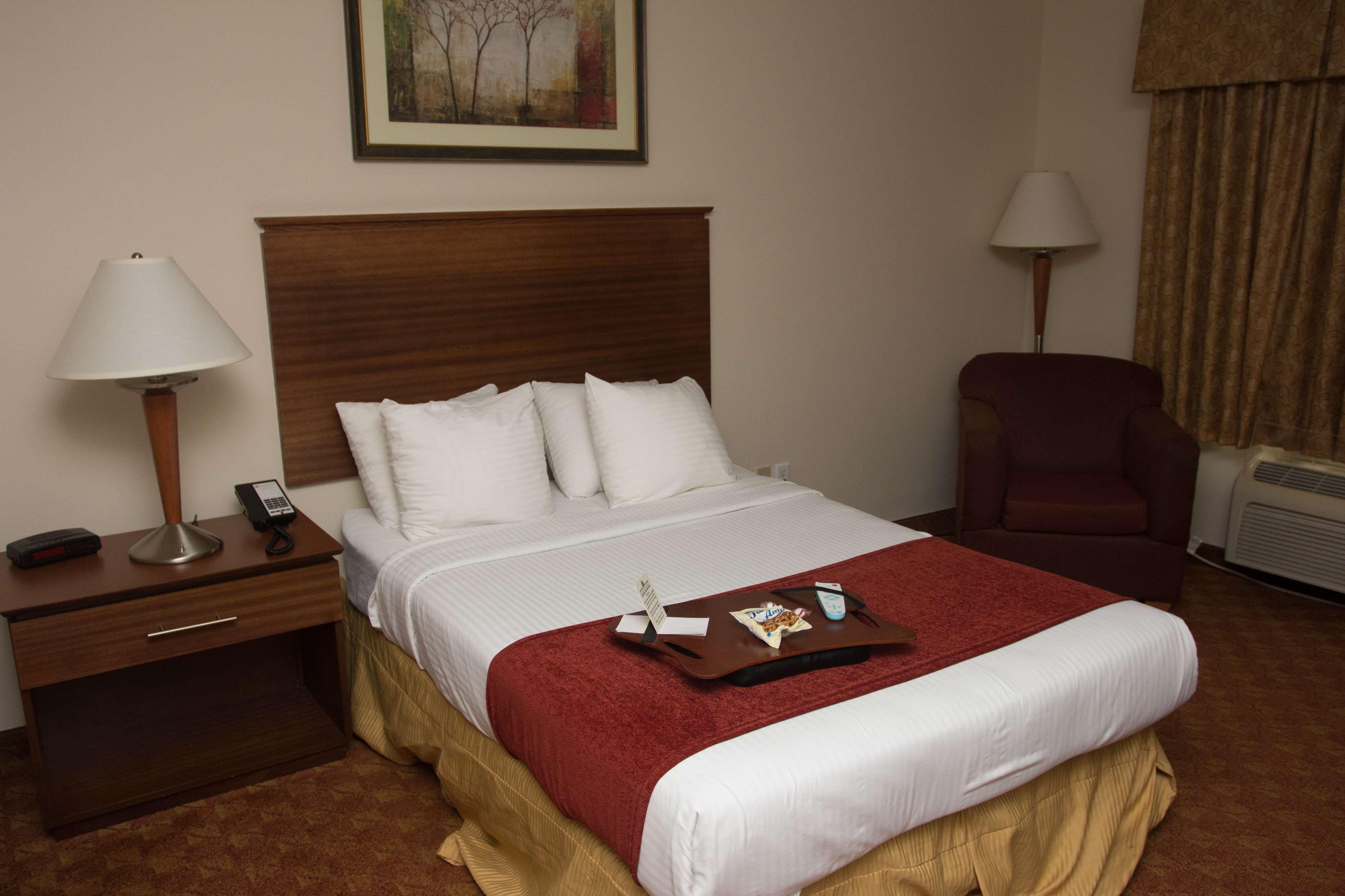 Best Western Lakewood Inn Гіброн Екстер'єр фото