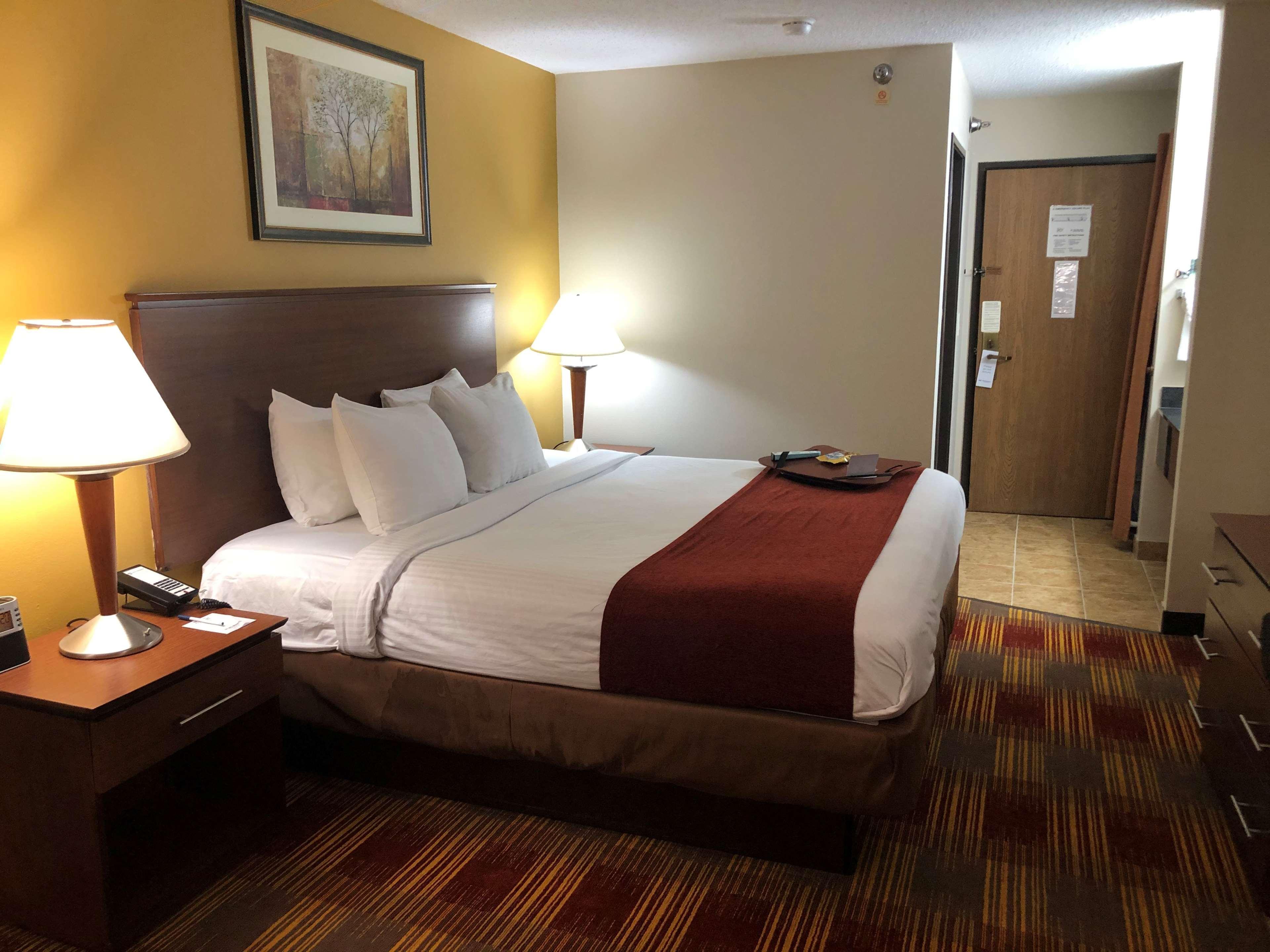 Best Western Lakewood Inn Гіброн Екстер'єр фото