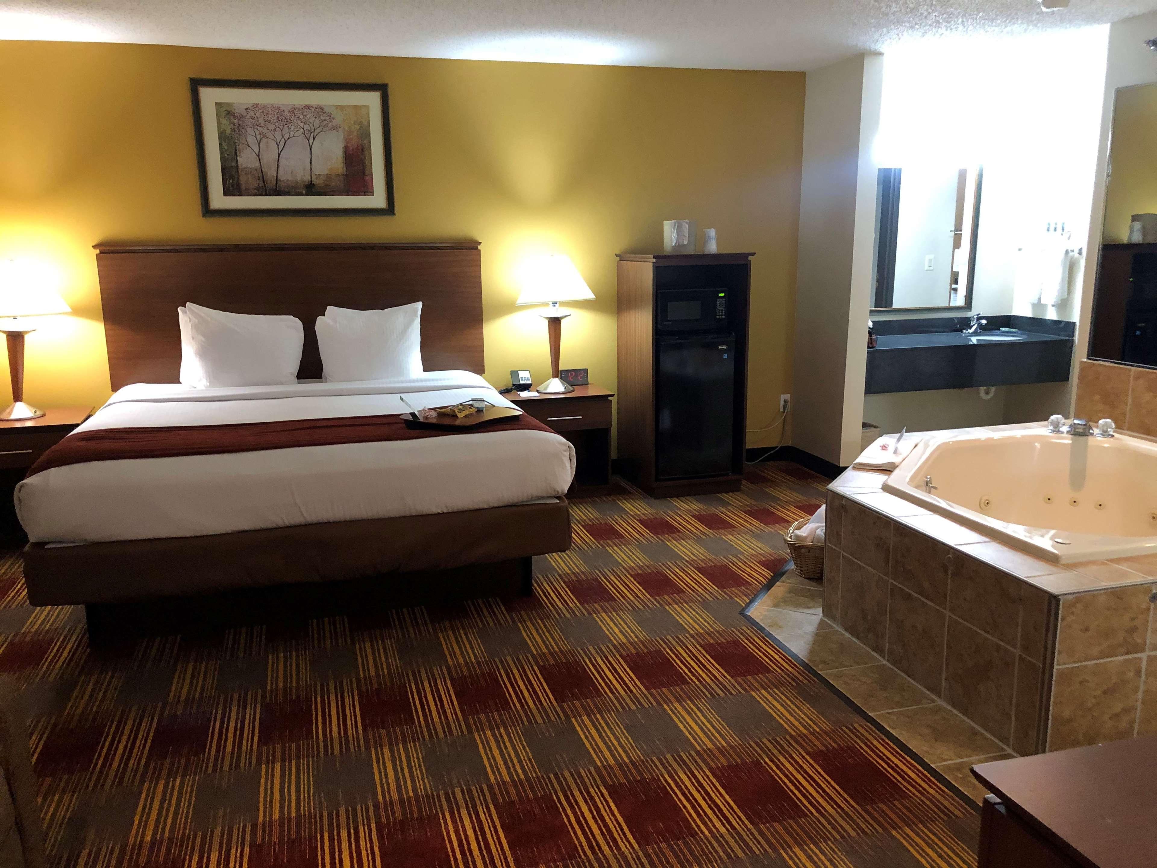 Best Western Lakewood Inn Гіброн Екстер'єр фото