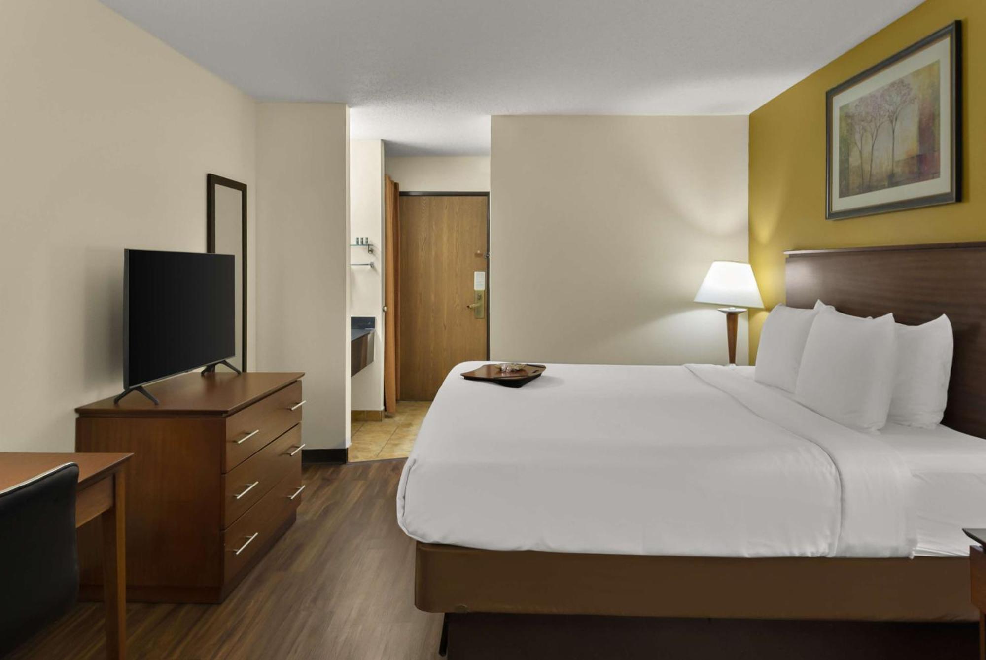 Best Western Lakewood Inn Гіброн Екстер'єр фото