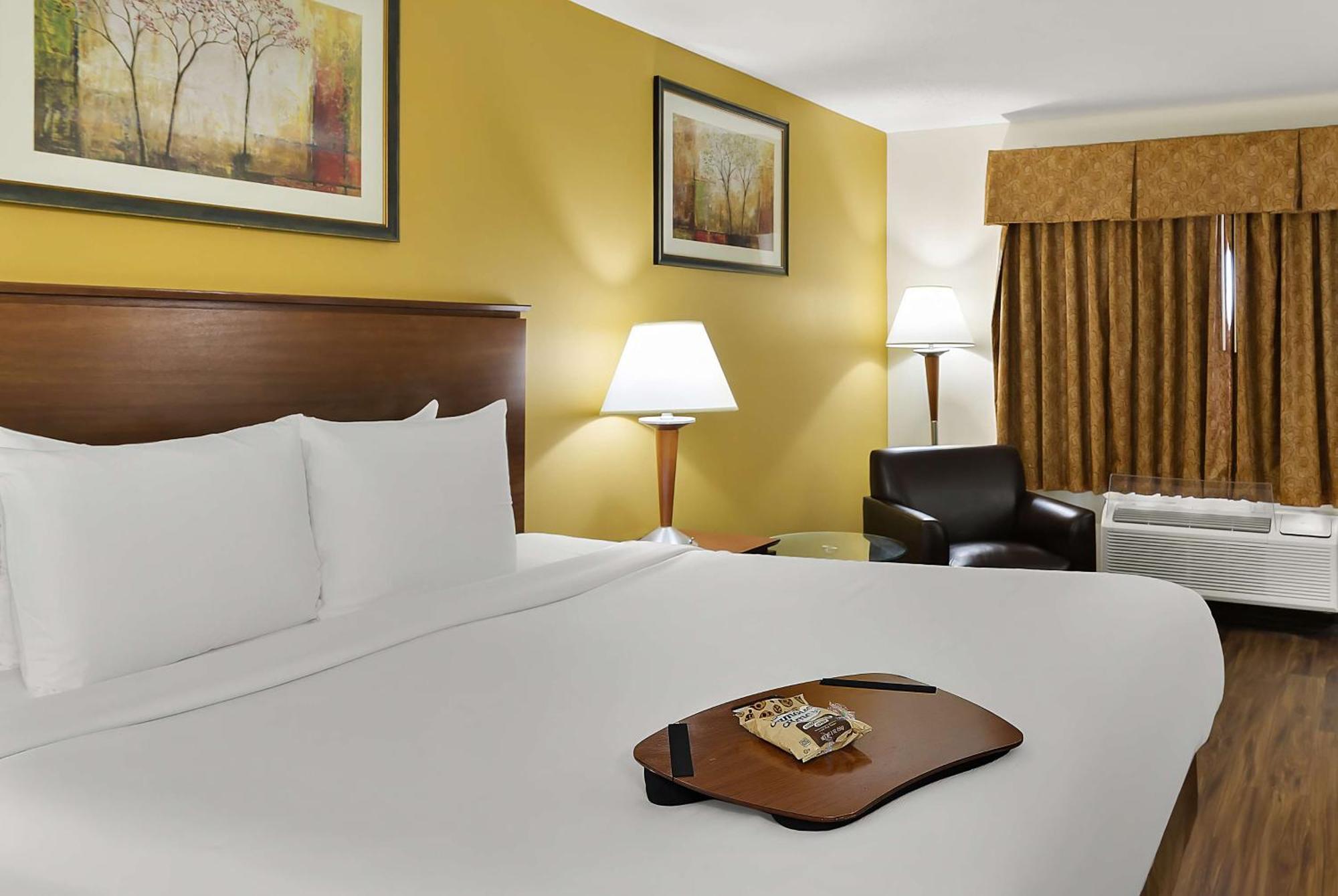 Best Western Lakewood Inn Гіброн Екстер'єр фото