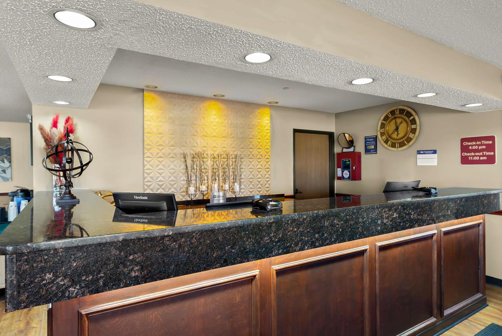Best Western Lakewood Inn Гіброн Екстер'єр фото